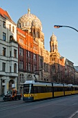 Berlin, Oranienburger Str., Synagoge Straßenbahn