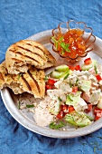 Abnehmen to go, Gurken-Tomaten -Salat mit Naan