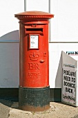 England, Briefkasten, rot 