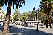 Barcelona, Plaça Reial, Brunnen, Touristen, Palmen