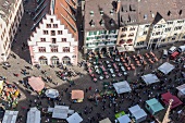 Blick vom Münster auf den Münster- platz, Altstadt