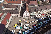 Blick vom Münster auf den Münster- platz, Altstadt