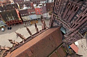 Blick vom Münster auf den Münster- platz, Altstadt