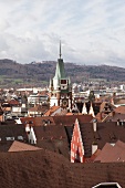 Freiburg, Blick vom Münster auf die Altstadt mit dem Martinstor