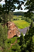 Lettland, Gauja Nationalpark, Zvartes iezis, Felsen am Amata Fluss