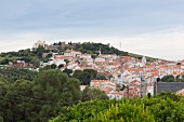Portugal, Algarve, Altstadt und Castello von Santiago do Cacem, 