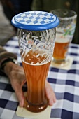 Deutschland, München, Biergarten am Viktualienmarkt