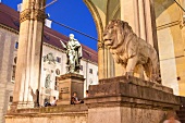 Deutschland, München, Odeonsplatz mit der Feldherrenhalle