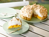 Mango cake with a meringue topping