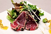 Kurzgebratener Thunfisch mit Blattsalat