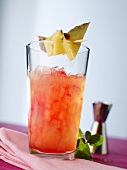Cocktail Cuba Kiss mit Ananasspiess