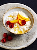Porridge with fruit and honey