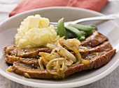 Braised brisket with onions and mashed potatoes, USA