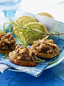 Sables with onions, rosemary and Beaufort cheese