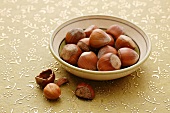 A bowl of hazelnuts