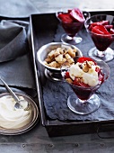 Shortcake crumble with strawberries and almonds