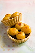 Apricots tarts with chocolate