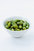 A bowl of pistachio nuts