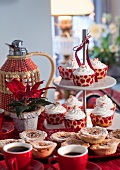 Cupcakes und Walnusstörtchen zu Weihnachten (Schweden)