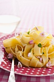 Tagliatelle with garlic and lemon