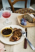 Pork fillet with figs and rosemary