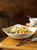 Prawns with pasta and vegetables