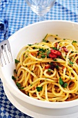 Spaghetti aglio olio with chilli rings