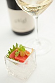 Thunfisch-Sashimi und Weißwein