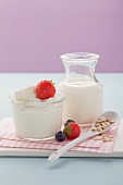 Low-fat quark, natural yogurt, berries and oats