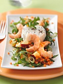 Lentil salad with prawns, goat's cheese and apple