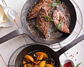 Fried veal liver with fried peaches