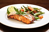 Salmon fillet with a side of vegetables