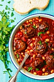 Bean stew with meatballs