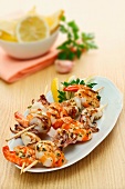 Spiedini gamberi e calamari (prawn and squid kebabs)