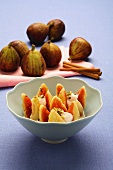 Marinated figs with cinnamon