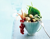 Spinach salad with pears and Roquefort