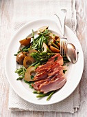 Bacon with pears and green beans