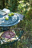 Vintage Gartentisch und Stühle aus rostigem Metall