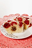 Semolina muffin with raspberries and a praline filling