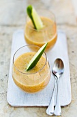 Cucumber and lettuce smoothies with honeydew melon and nectarines