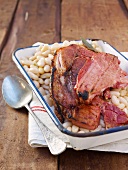 Grilled ham with white beans