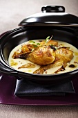 Chicken drumsticks in creamy coconut sauce (Thailand)