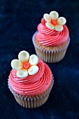 Cupcakes mit rosa Buttercreme