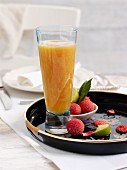 Ananas-Lychee-Papaya-Cocktail