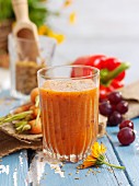 Paprika-Karotten-Orangen-Drink
