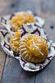 Sable biscuits with mango and coconut