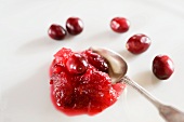 Cranberrysauce auf einem Teller