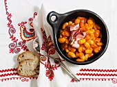 Fasolka po bretonsku (bean stew, Poland)