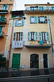 Aussenaufnahme von Gebäuden in Südfrankreich