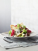 Salad with blue cheese and croutons